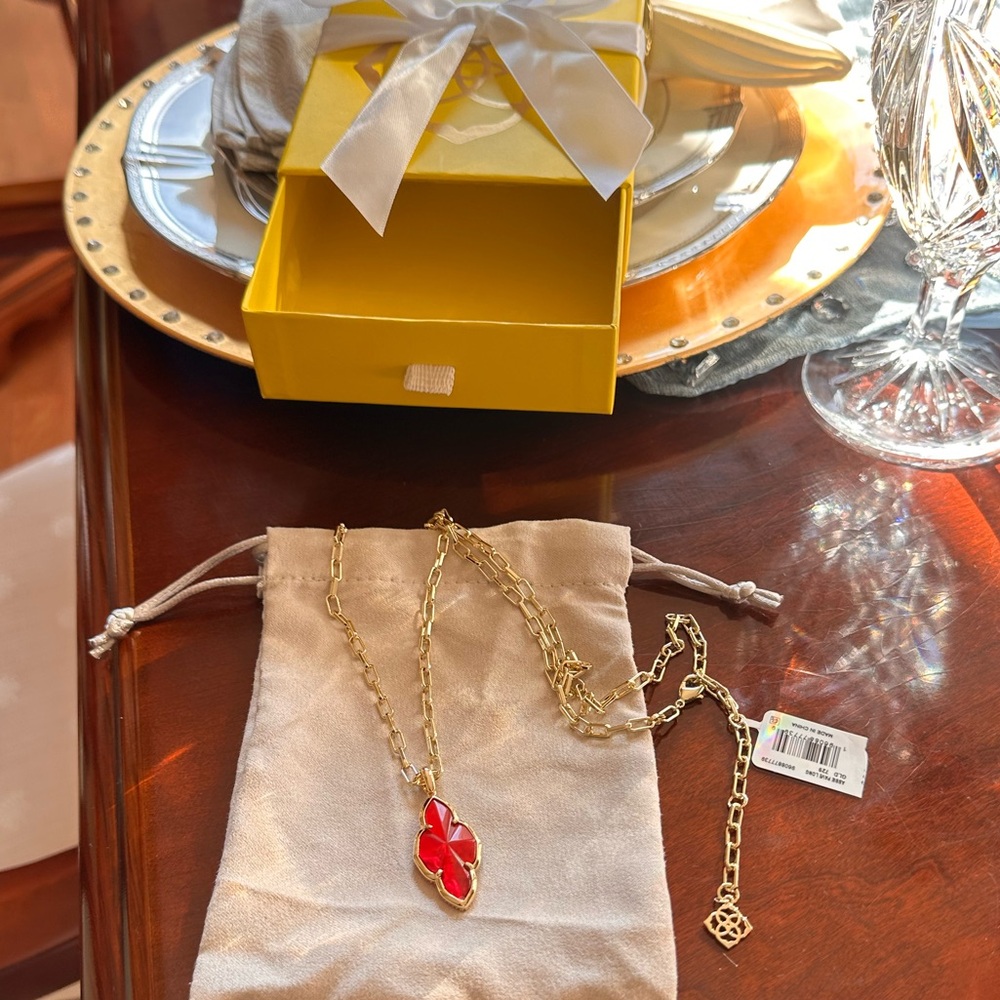 KENDRA SCOTT ABBIE GOLD PAVE FRAME LARGE LONG PENDANT NECKLACE CRANBERRY RED NWT